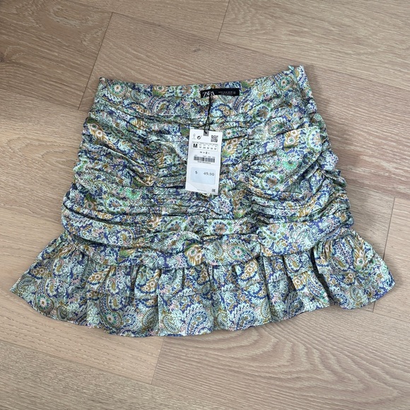 Zara Dresses & Skirts - Zara Ruched Floral Satin Skirt